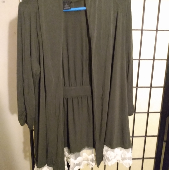 Cover up - Picture 3 of 3